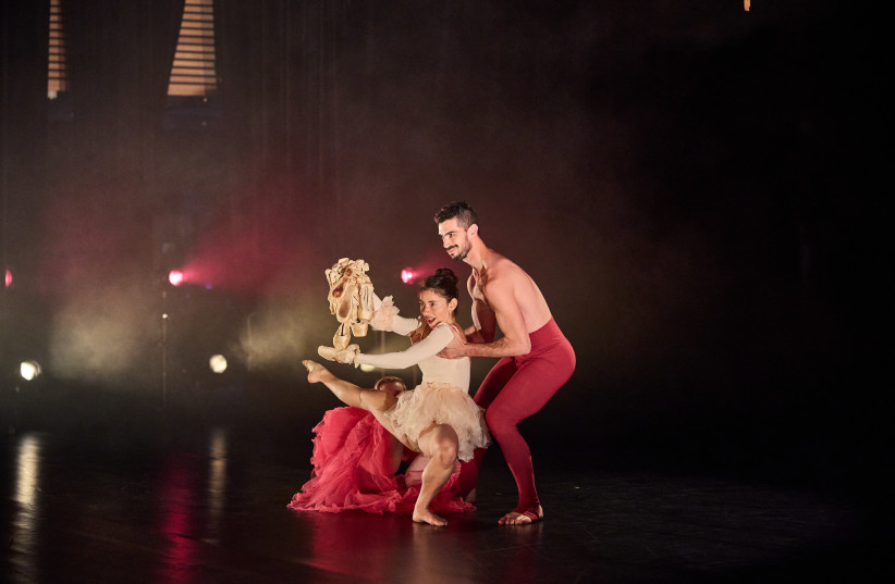  Sharon Vazanna & "Body in Dance" (photo credit: Milos Salek, UFFO Centre Trutnov)