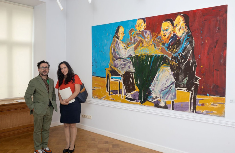  The Israeli ambassador Sharon Rappaport-Palgi and the artist Evgeny Merman (photo credit:  GrattaJJ & MuseumLV)