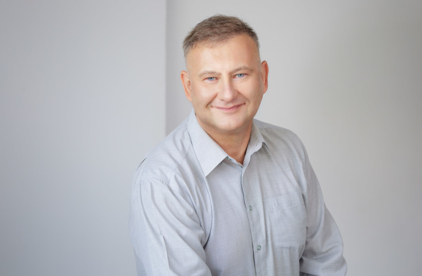 Successful Russian-speaking start-up founder now helps mentor youth - Vimarsana News