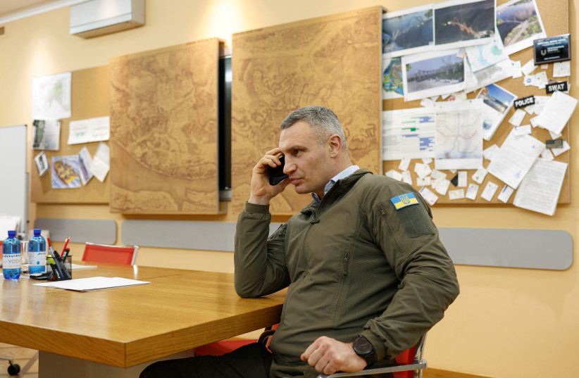  Kyiv Mayor Vitali Klitschko speaks on his phone after an interview with Reuters, amid Russia's attack on Ukraine, in Kyiv, Ukraine December 7, 2022. (credit: REUTERS/VALENTYN OGIRENKO)