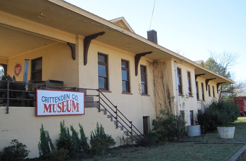Crittenden County Museum, located in the old train station at 1112 Main Street in Earle, Arkansas. (photo credit: THOMAS R MACHNITZKI/CC BY 3.0 (https://creativecommons.org/licenses/by/3.0)/VIA WIKIMEDIA COMMONS)