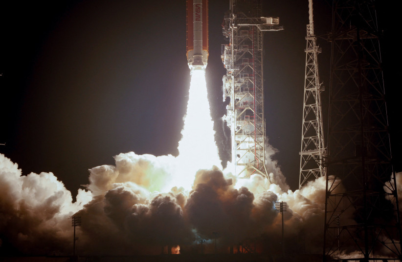 NASA's Orion capsule heads for splashdown after Artemis I moon flight - Vimarsana News