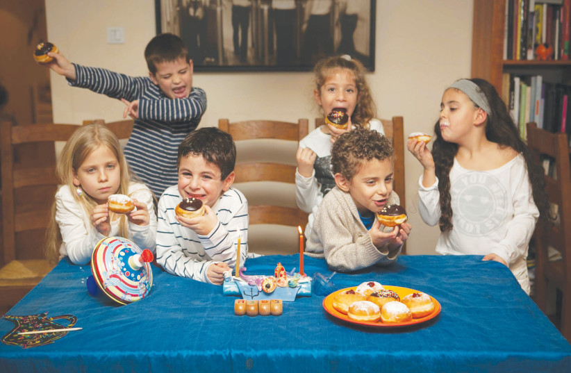Use Hanukkah as an excuse to teach children about spending money - Vimarsana News
