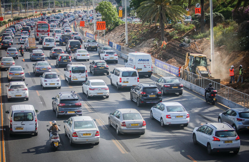  The problem, clearly, is that there are just too many cars on Israel’s roads, which were not planned and built to accommodate the levels of traffic we now face. (photo credit: FLASH90)