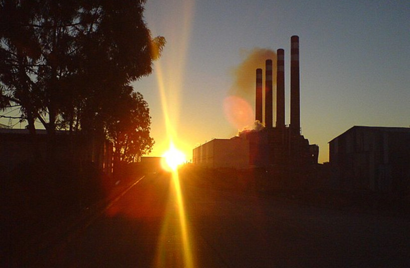  Shahid Salimi Power Plant (photo credit: Wikimedia Commons)