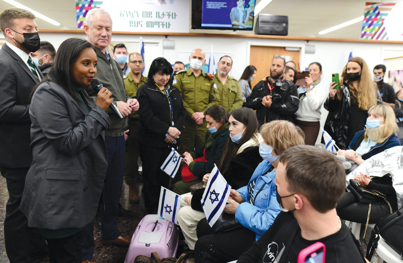 How can new olim to Israel navigate the complex healthcare bureaucracy? - Vimarsana News