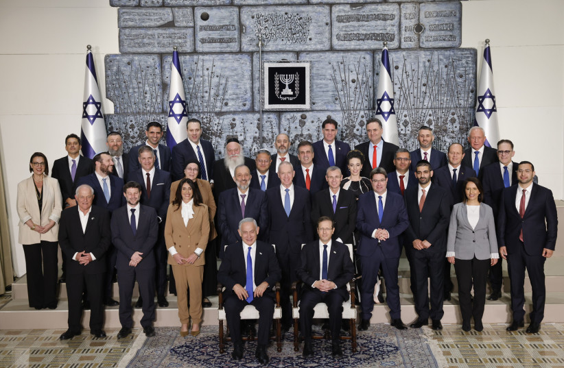  President Isaac Herzog poses with the 37th government of Israel, December 29, 2022. (photo credit: MARC ISRAEL SELLEM/THE JERUSALEM POST)