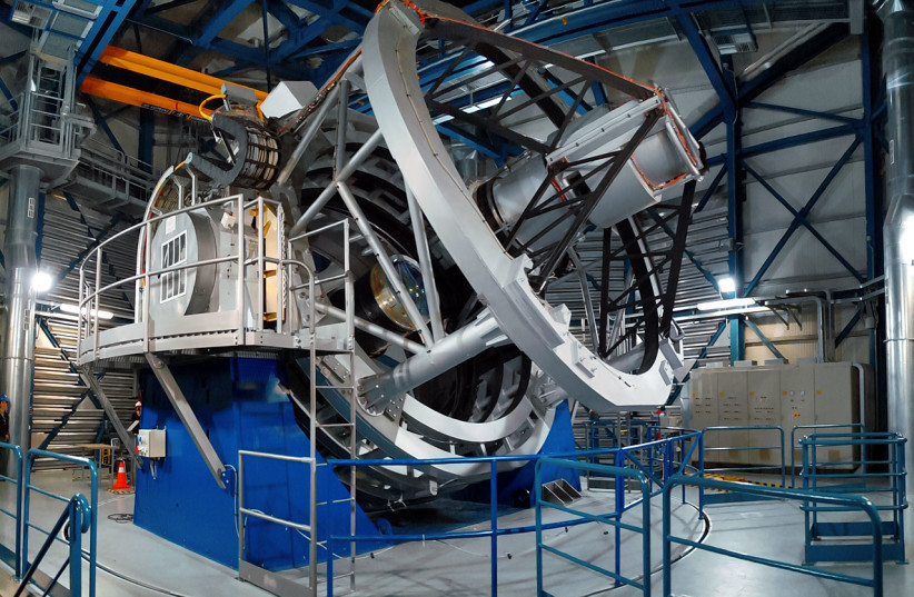  VISTA ― the Visible and Infrared Survey Telescope for Astronomy ― is part of ESO’s Paranal Observatory. It works at near-infrared wavelengths and is the world’s largest survey telescope. (credit: A. Tyndall/ESO)