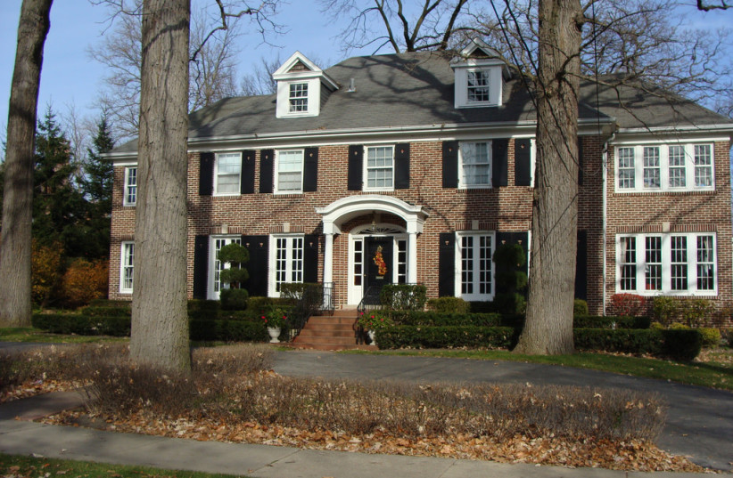  Home Alone House in Winnetka, Illinois. (photo credit: Wikimedia Commons)