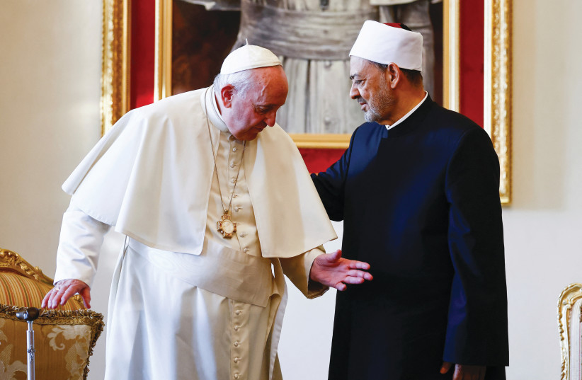  POPE FRANCIS met with Grand Imam of Al-Azhar Ahmed Al-Tayeb at Sakhir Palace, south of Manama, Bahrain, in November. (photo credit: Yara Nardi/Reuters)