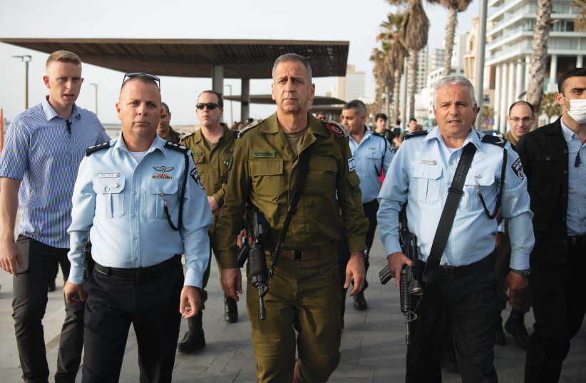  ‘LETHAL AND efficient’: Accompanying police in the Tel Aviv district as part of an effort to reinforce special units, in April.  (credit: IDF SPOKESPERSON'S OFFICE)