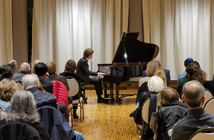 World-Renowned Israeli Piano Prodigy Yoav Levanon Performs in Boston - Vimarsana News