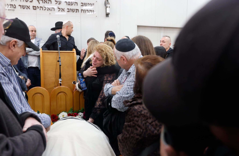 Rephael Ben Eliyahu is laid to rest in a funeral in Har Hamenuchot. (credit: MARC ISRAEL SELLEM)
