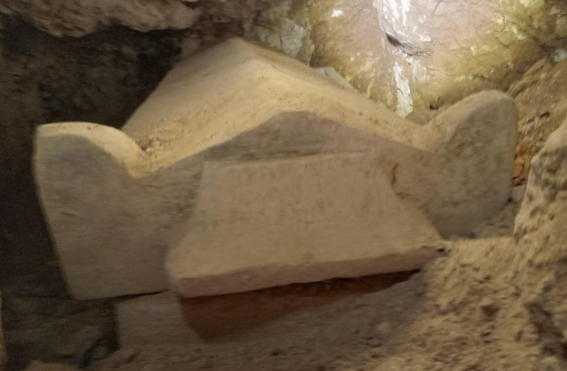   Israeli security forces discovered a thousand-year-old sarcophagus in a Samaria historical site after stopping an attempted robbery of the site on January 29, 2023. (credit: SAMARIA REGIONAL COUNCIL)