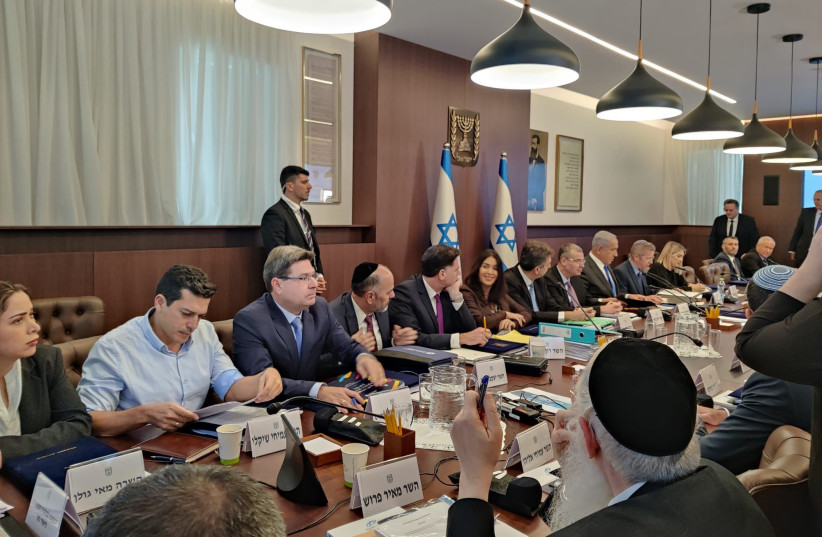 El ministro de Asuntos de la Diáspora israelí, Amichai Chikli, durante la reunión del gabinete el 29 de enero de 2023. (Crédito: MINISTERIO DE ASUNTOS DE LA DIÁSPORA)