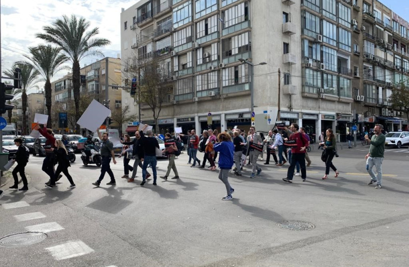 Experts in Israel alarmed by threats to close public broadcast channel - Vimarsana News