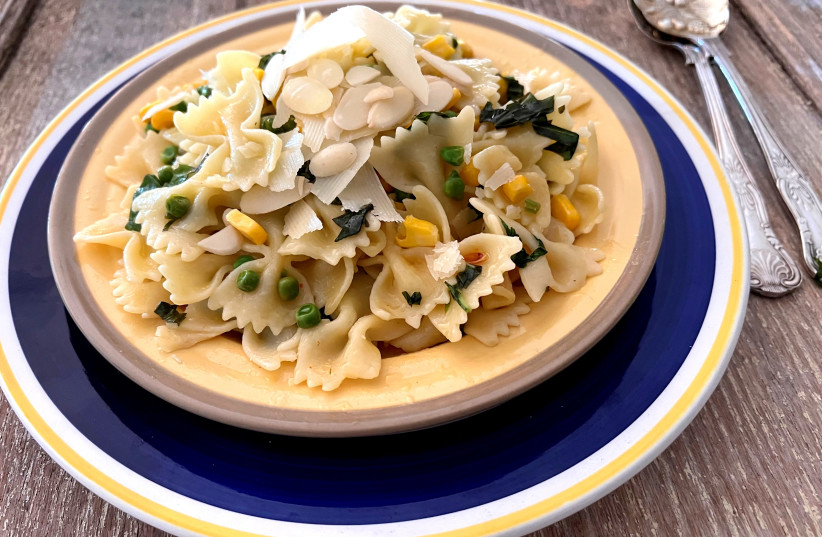  One-pot vegetable pasta (credit: PASCALE PEREZ-RUBIN)
