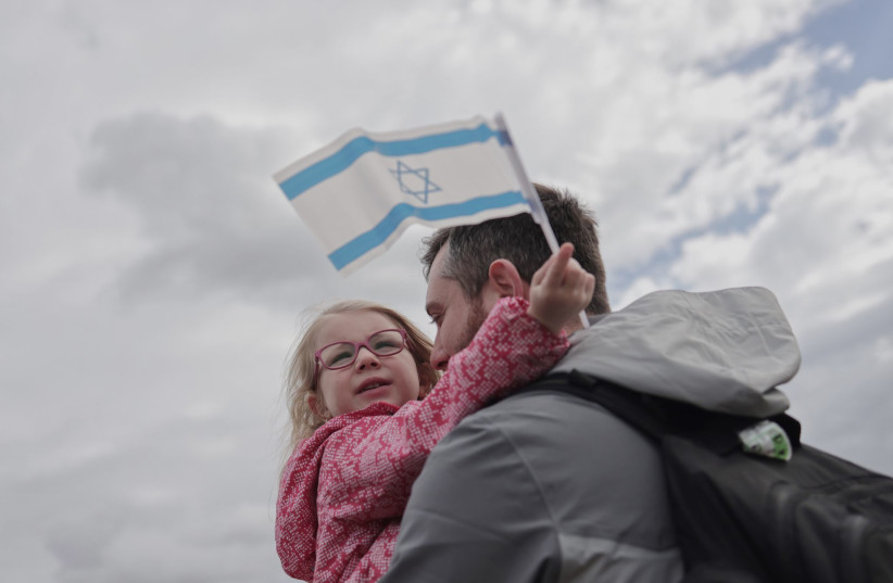  Ukrainian refugees arrive in Israel on February 9, 2023 (credit: AVISHAG SHAAR-YASHUV/IFCJ)
