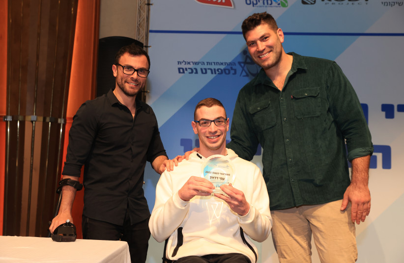  Uri Sasson, Noam Gershoni and the athlete of the year Ami Dadon. (credit: Nadav Holtzman)