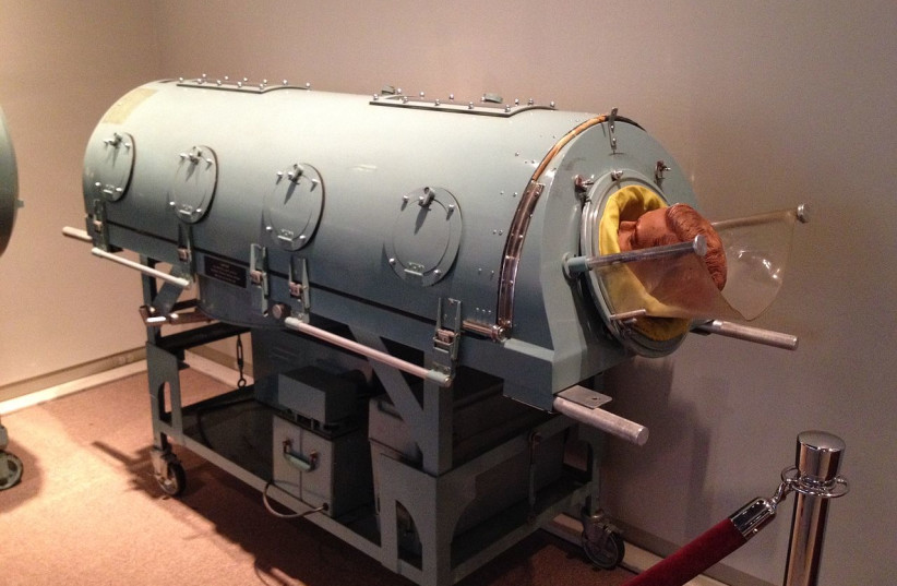  An iron lung (Illustrative). (photo credit: Wikimedia Commons)