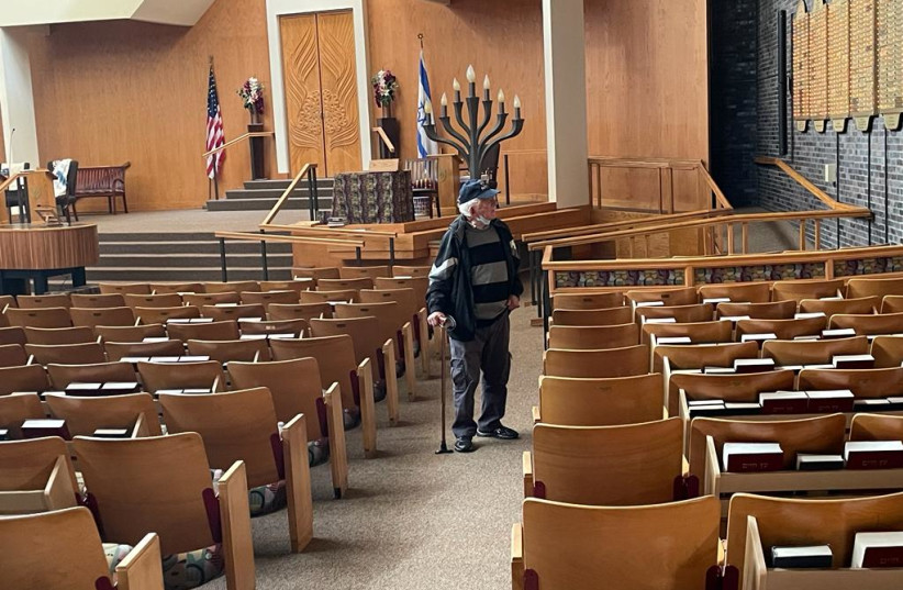  THE WRITER in Atlanta’s Shearith Israel synagogue this past week.  (credit: COURTESY DAVID GEFFEN)