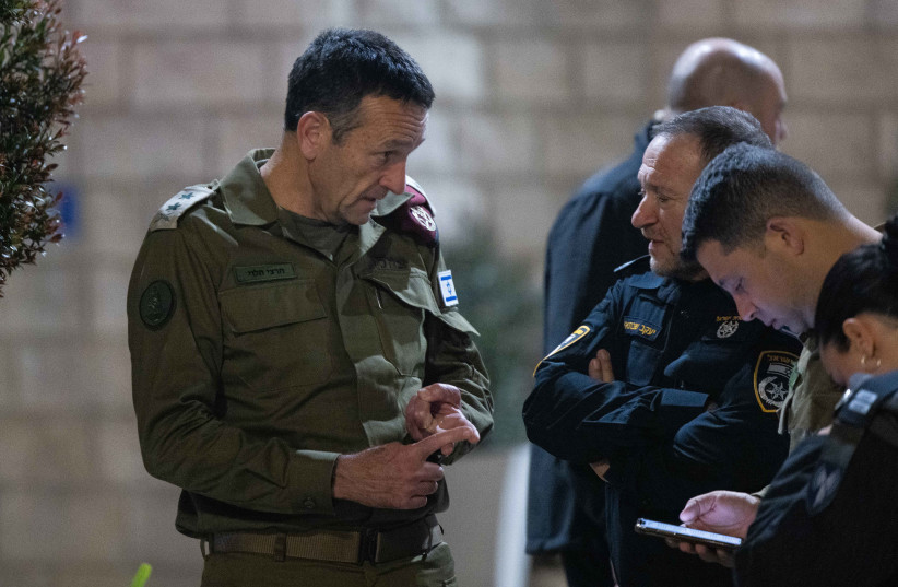 Chief of Police Kobi Shabtai speaks with IDF Chief of Staff Herzi Halevi at the Police headquarters in Jerusalem on January 27, 2023. (credit: YONATAN SINDEL/FLASH90)