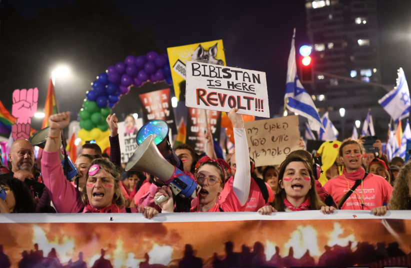  Thousands of Israeli protesters rally against Israeli Goverment's judicial overhaul bills in the coastal city of Tel Aviv on March 04, 2023.  (credit: GILI YAARI/FLASH90)