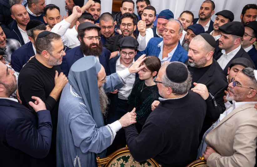 Thousands in Manhattan: This is what Rabbi Pinto's Purim joy looks like - Vimarsana News