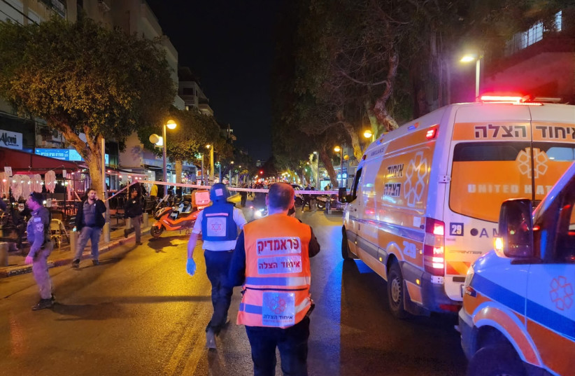 Három izraeli civil sérült meg a Dizengoff utcában egy terrortámadás során