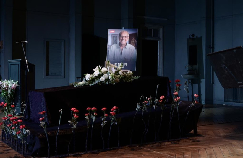  Chaim Topol's coffin lies on the stage at the Cameri Theater in Tel Aviv for his memorial ceremony. (photo credit: AVSHALOM SASSONI/MAARIV)