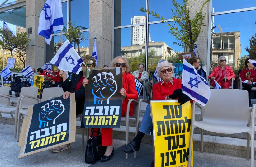  Israeli retirees protest against the Israeli government's planned judicial overhaul in Tel Aviv, March 16, 2023. (credit: AVSHALOM SASSONI/MAARIV)