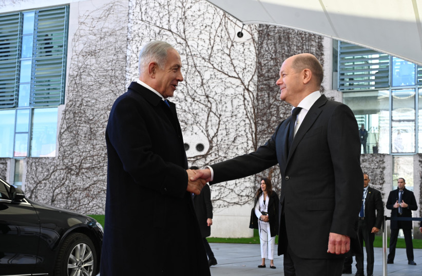  Prime Minister Benjamin Netanyahu with German Chancellor Olaf Scholz. (credit: CHAIM TZACH/GPO)