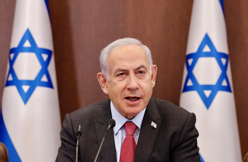 O primeiro-ministro Benjamin Netanyahu falando sobre as greves e protestos contra a reforma judicial (crédito da foto: MARC ISRAEL SELLEM/THE JERUSALEM POST)