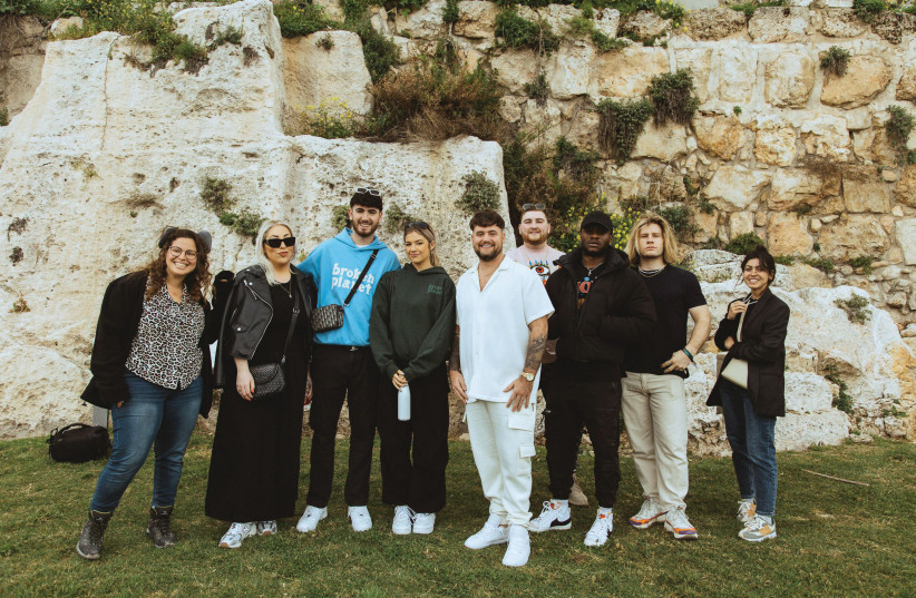 UK social media influencers get a taste of Israel - Vimarsana News