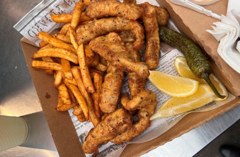  Fish and chips at the Beersheba shuk (credit: PASCALE PEREZ-RUBIN)