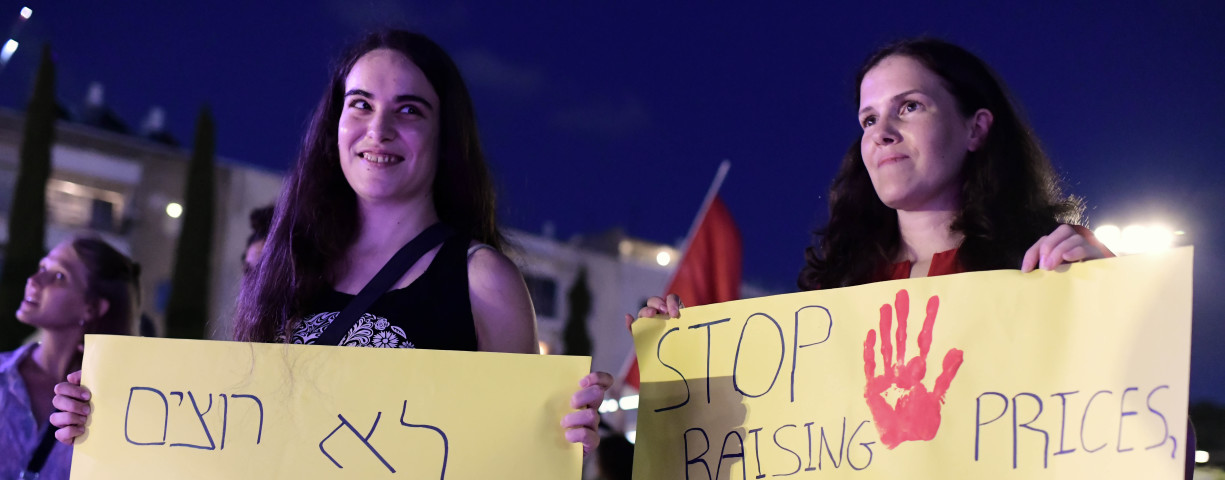  Israelis protest against the soaring housing prices in Tel Aviv and cost of living, on July 2, 2022.