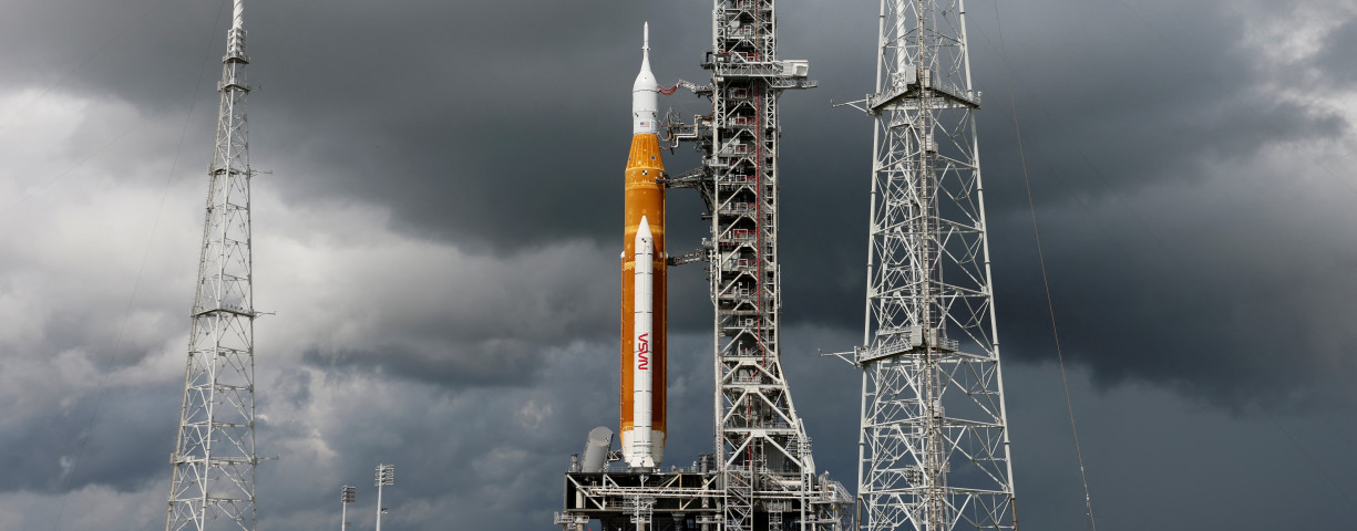  NASA's next-generation moon rocket, the Space Launch System (SLS) with the Orion crew capsule perched on top, stands on launch complex 39B as rain clouds move into the area before its rescheduled debut test launch for the Artemis 1 mission at Cape Canaveral, Florida, US September 2, 2022. 