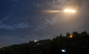  Missile fire is seen over Damascus, Syria January 21, 2019. 