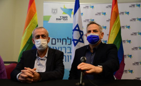  Health Minister Nitzan Horowitz and Health Ministry Director-General Prof. Nachman Ash speak at a press conference, January 2022