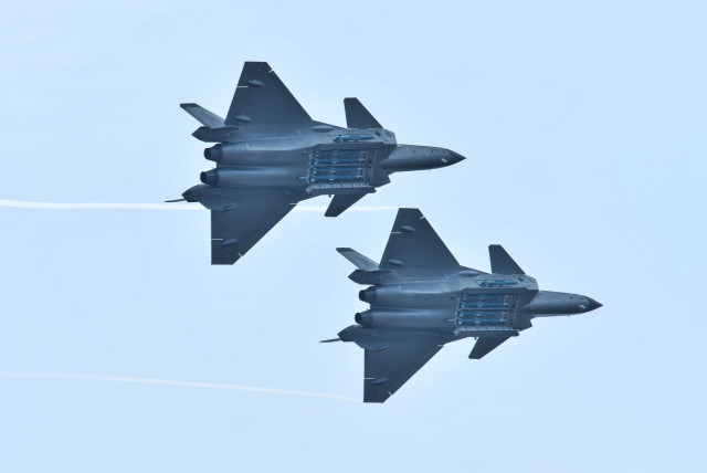 Taiwan reports largest ever incursion by Chinese air force - The Jerusalem  Post