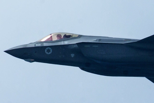 O avião de combate F-35 'Adir' da IDF.  O radar quântico chinês poderia tornar vulneráveis ​​essas aeronaves furtivas?  (Moshe Shai / Flash90)