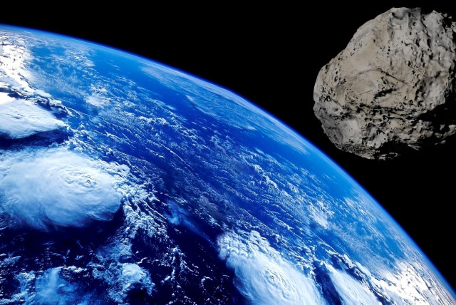 Space Needle-sized asteroid heading for Earth in close flyby