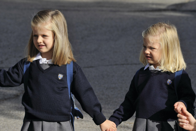 school uniforms should be compulsory for and against
