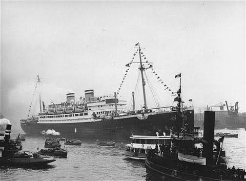 The MS St. Louis at the port of Hamburg, Germany (Public Domain)