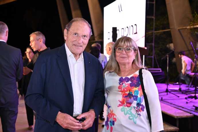 Rivka Buchris and Pascal Mantoux (Credit: Itai Belson and Ohad Hareches, Weizmann Institute of Science)