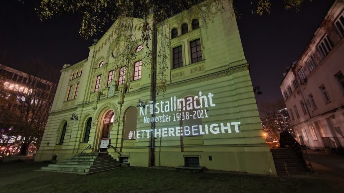 Poland - March of the Living 'Let There Be Light' initiative illuminates cities, synagogues around the world (Courtesy)