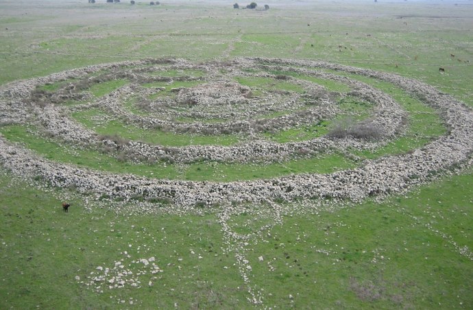 Gilgal Refaim is an ancient megalithic monument in the Golan Heights (Credit: Hebrew Wikipedia user אסף.צ, CC BY-SA 3.0)