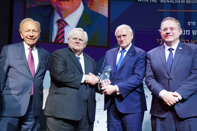 Pastor John Hagee (second from left) receives an award from the Menachem Begin Heritage Center (Credit: Hanna Taieb)