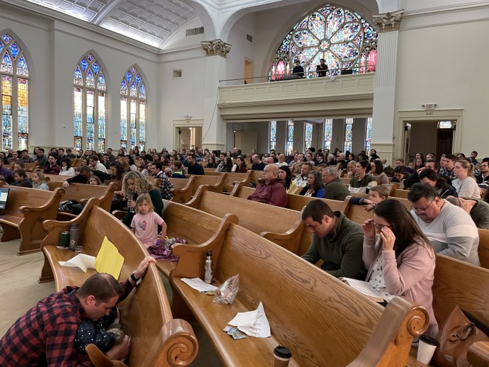 Gospel Community Church members pray for Ukraine (Credit: Courtesy of Pastor Andrew Moroz)