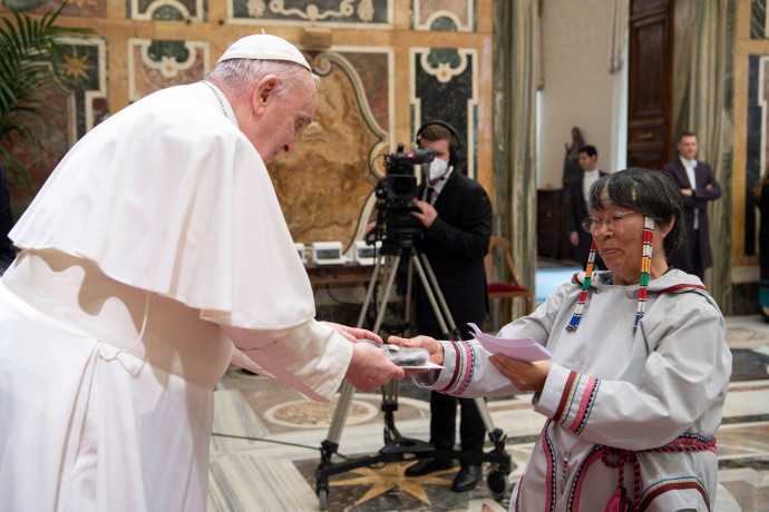 Pope Francis meets indigenous delegations from Canada at the Vatican (Credit: VATICAN MEDIA/HANDOUT VIA REUTERS)